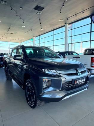 MITSUBISHI L200 TRITON 2.4 16V TURBO DIESEL SPORT HPE CD 4P 4X4 AUTOMÁTICO MITSUBISHI L200 TRITON 2.4 16V TURBO DIESEL SPORT HPE CD 4P 4X4 AUTOMÁTICO